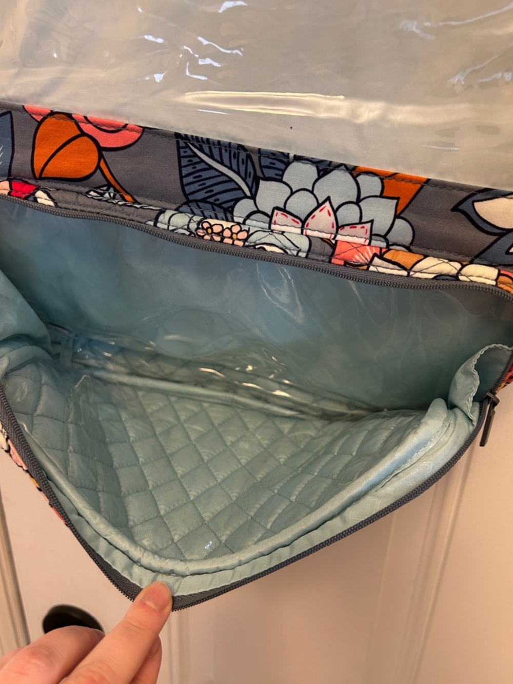 Vera Bradley Hanging Travel Organizer Gray Quilted Floral - Picture 5 of 10